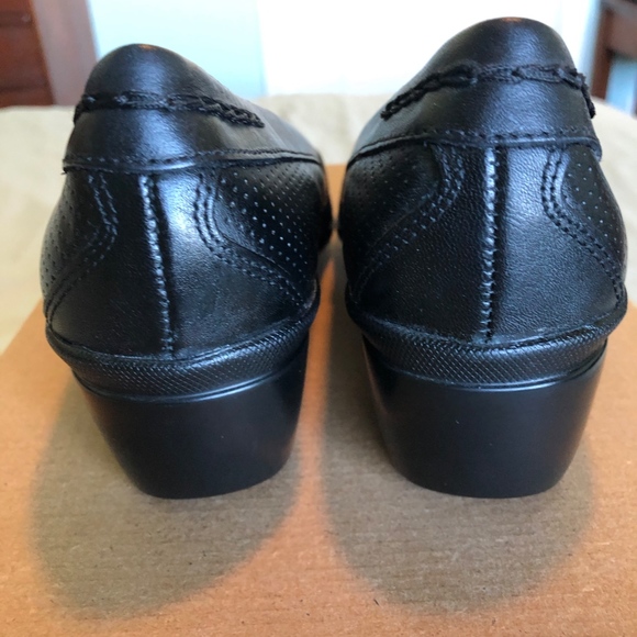 Hush Puppies Wedge Size 6W - Picture 3 of 4